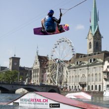 Dominik Gührs holt sich erneut Titel am Wakeboardcable-Contest in Zürich.