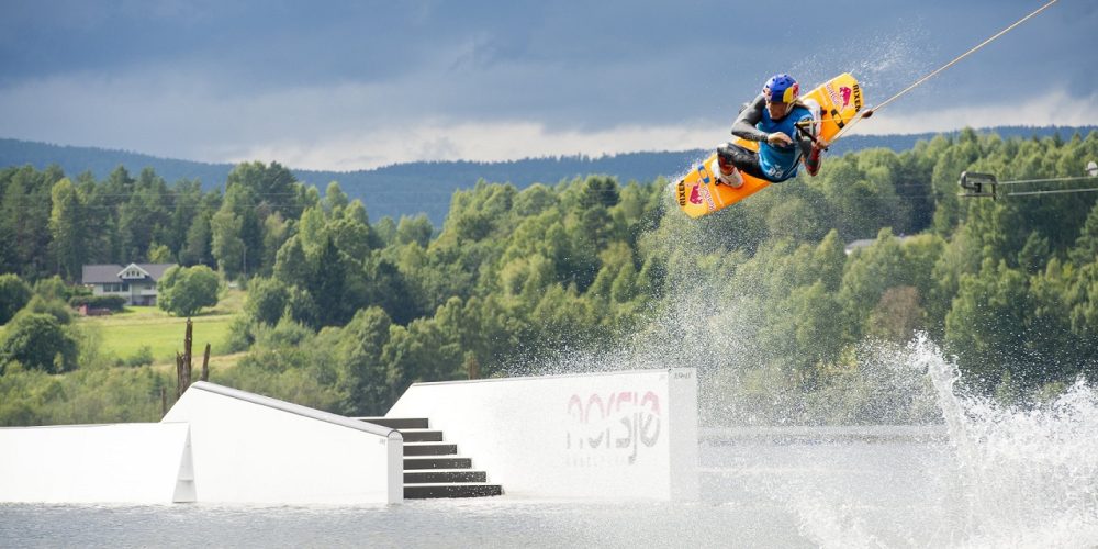Dominik Gührs (GER) gewinnt den 4-Star Cable Wakeboard World Tourstop auf der Donauinsel.