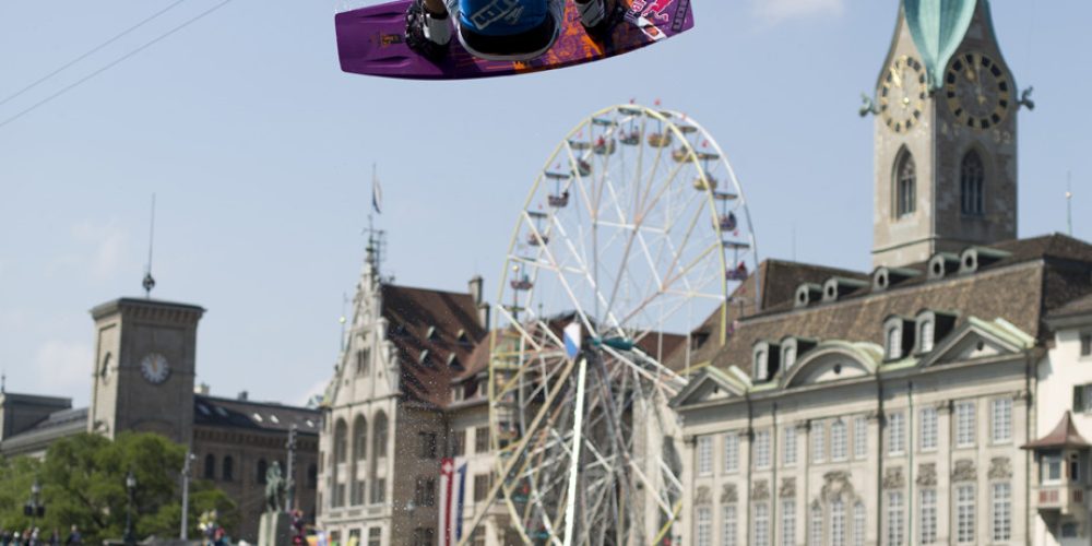 Dominik Gührs holt sich erneut Titel am Wakeboardcable-Contest in Zürich.