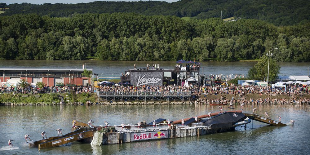 Wakeboard Piraten zurück am versunkenen Schiff
