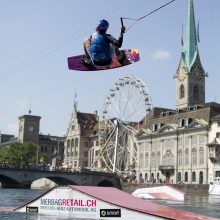 Dominik Gührs holt sich erneut Titel am Wakeboardcable-Contest in Zürich.