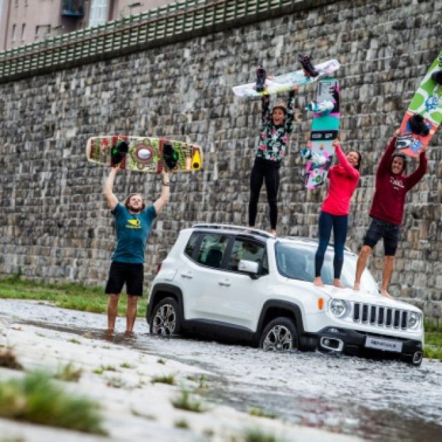 Street Wakeboarding bei der Jeep® Mission Austria im Wienfluss Becken